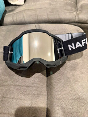 New NAF Mirrored Ski Goggles in Black & Silver